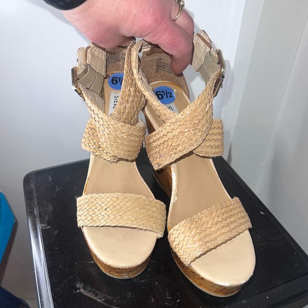 Steve Madden Basket Weave Wedges • Sz 6.5 • Wraps Around Ankle • Beige/Tan • EUC - Picture 3 of 17